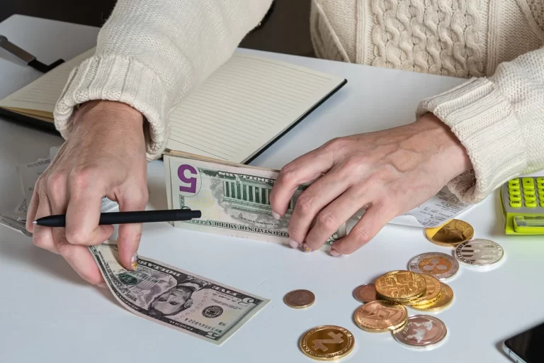5 Strategies to Negotiate Your Debts and Pay Less Interest